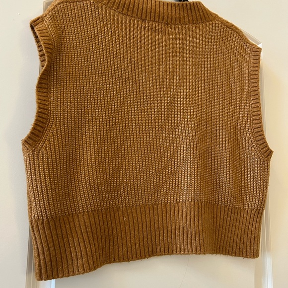 Sincerely Jules copped cable knit v neck vest. Size L. Soft and thick. - Picture 6 of 10